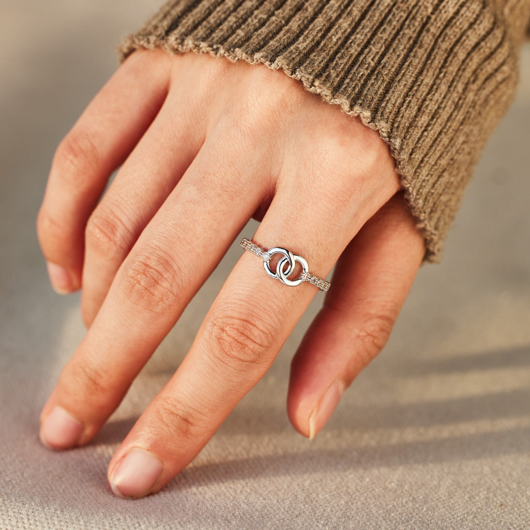 Nana & Mini Forever Linked Pavé Interlocking Ring