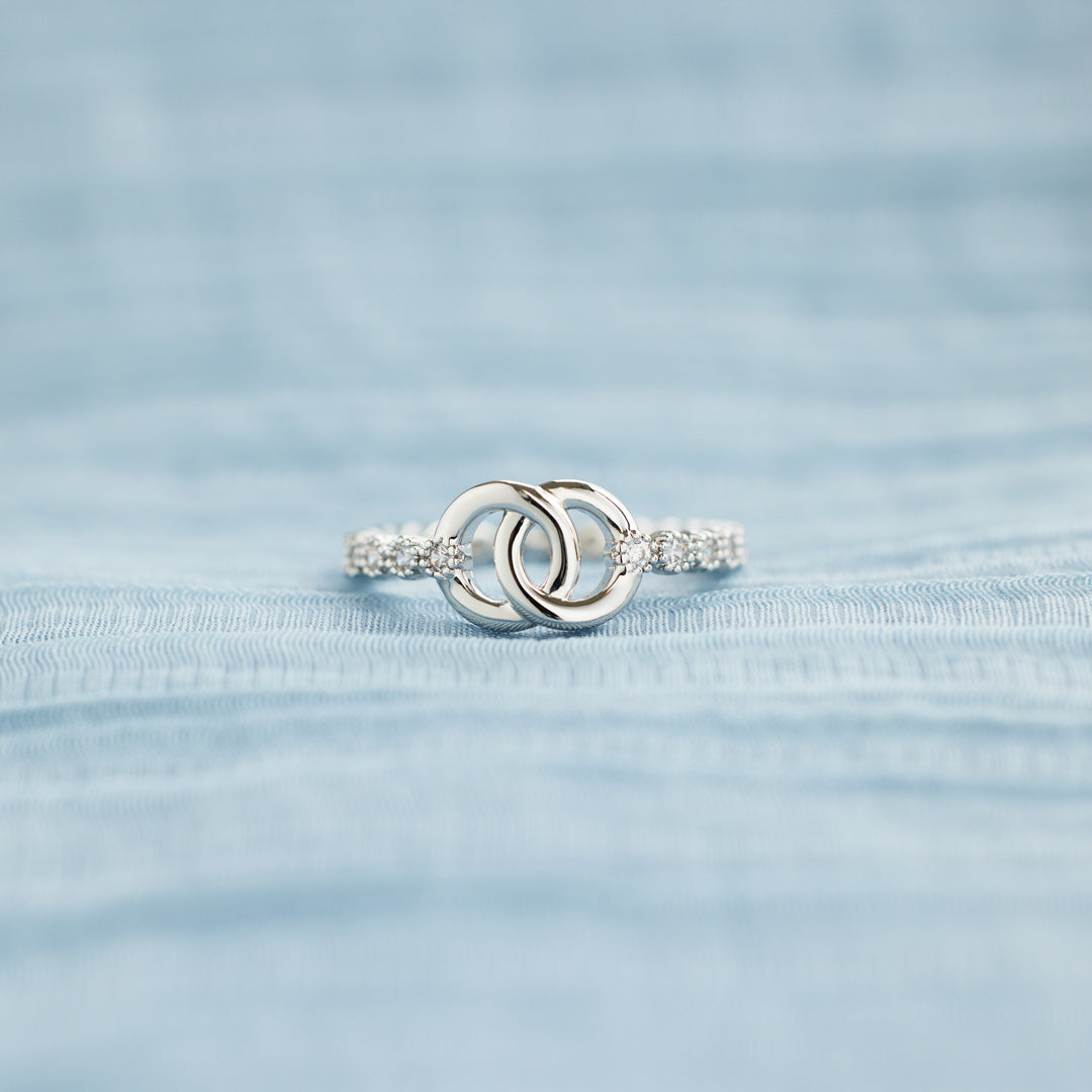Nana & Mini Forever Linked Pavé Interlocking Ring