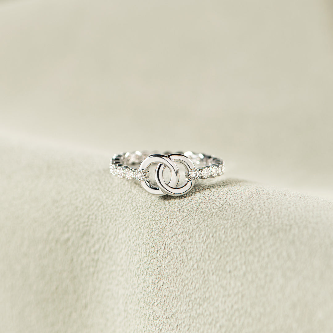 Nana & Mini Forever Linked Pavé Interlocking Ring